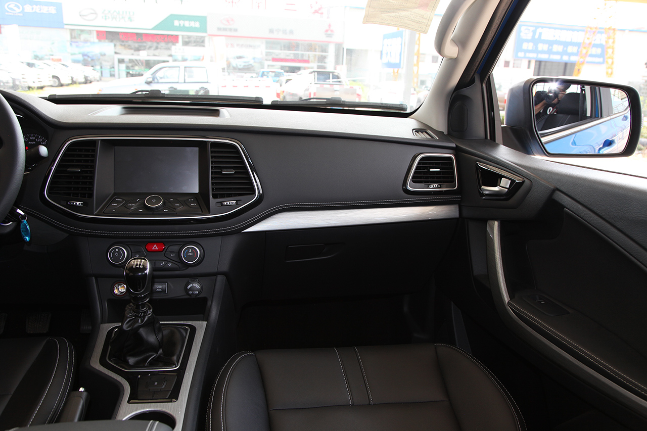 2018款领主2.5T手动柴油两驱豪华型