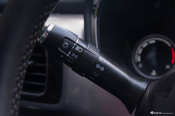 2018款瑞虎8 1.5T自动尊贵型 5座