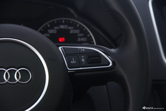 2017款奥迪Q5 2.0T自动40TFSI舒适型 