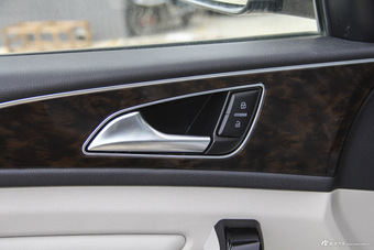 2016款众泰Z700 1.8T自动DCT典雅型