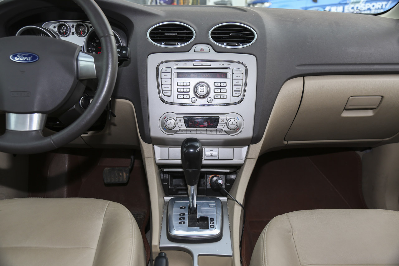 2013款福克斯两厢经典1.8L自动时尚型