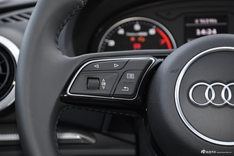 2018款奥迪A3 30周年型2.0T自动Sportback 40 TFSI风尚型