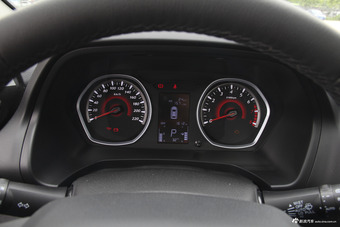 2018款东南DX3 1.5T自动旗舰型