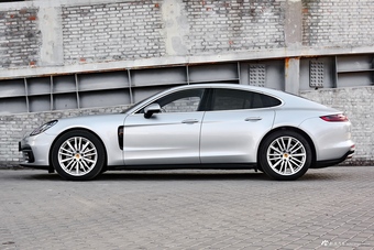 2017款保时捷Panamera 4S 2.9T自动
