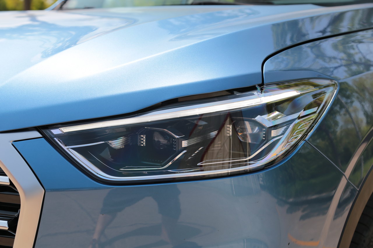 2017上汽大通D90 2.0TGI自动四驱高配版