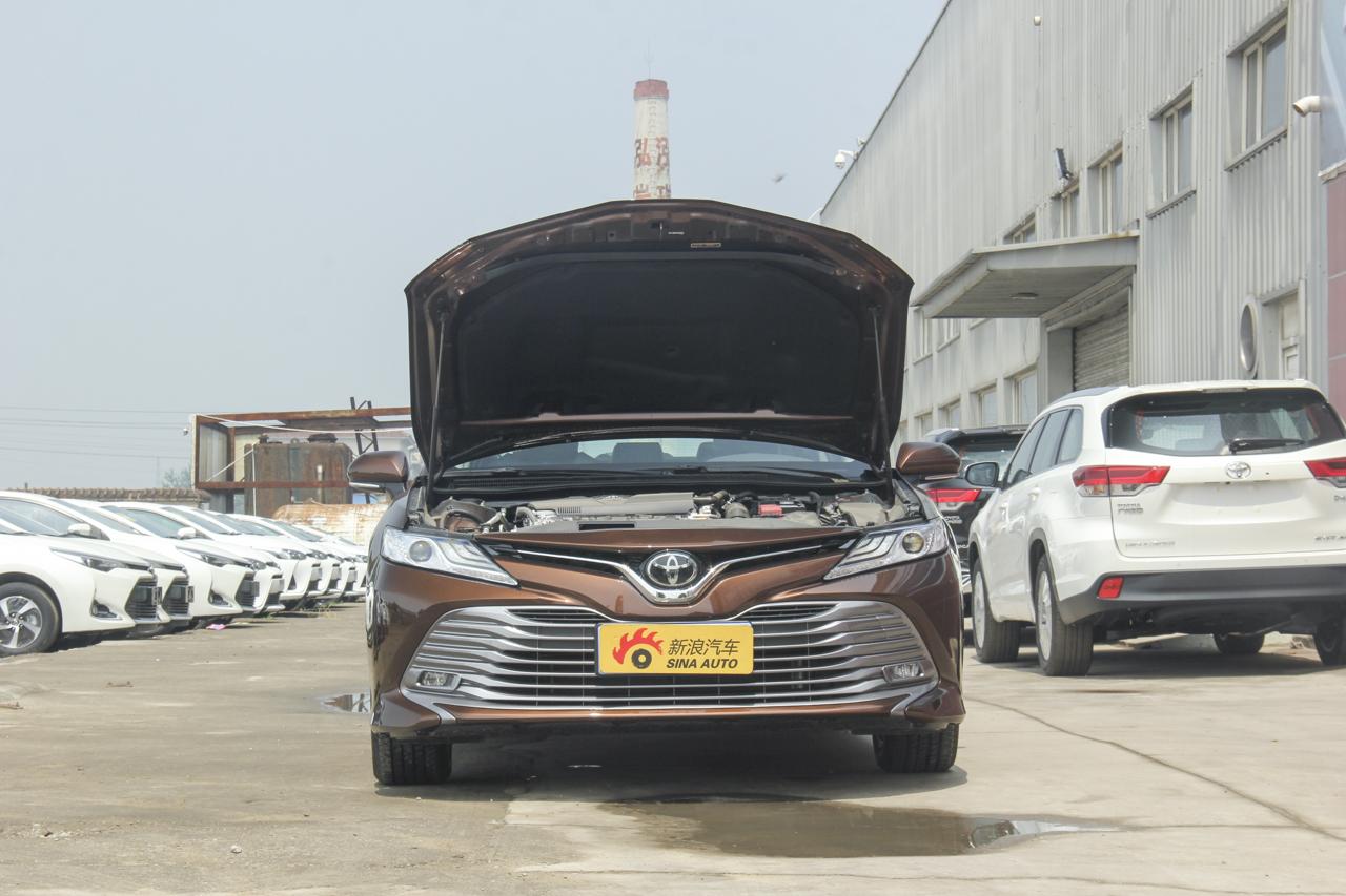 2018款凯美瑞2.0G自动豪华版