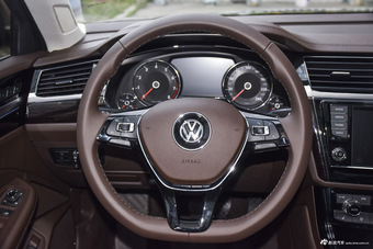 2016款辉昂2.0T两驱御尊豪华版380TSI