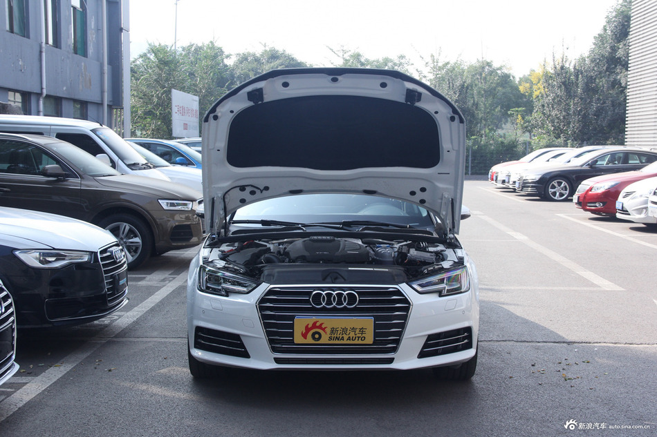 2017款奥迪A4L 2.0T自动40TFSI风尚型 