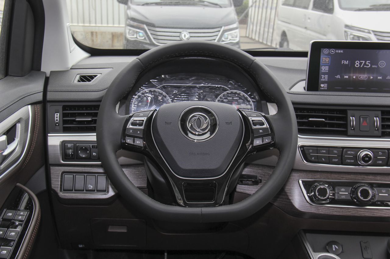 2017款景逸X6 乐享系列1.5T手动豪华型