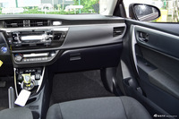 2016款雷凌双擎1.8L自动精英天窗版