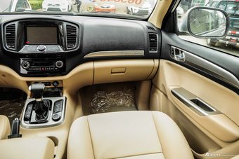 2016款萨瓦纳2.0T自动四驱汽油尊享版5座