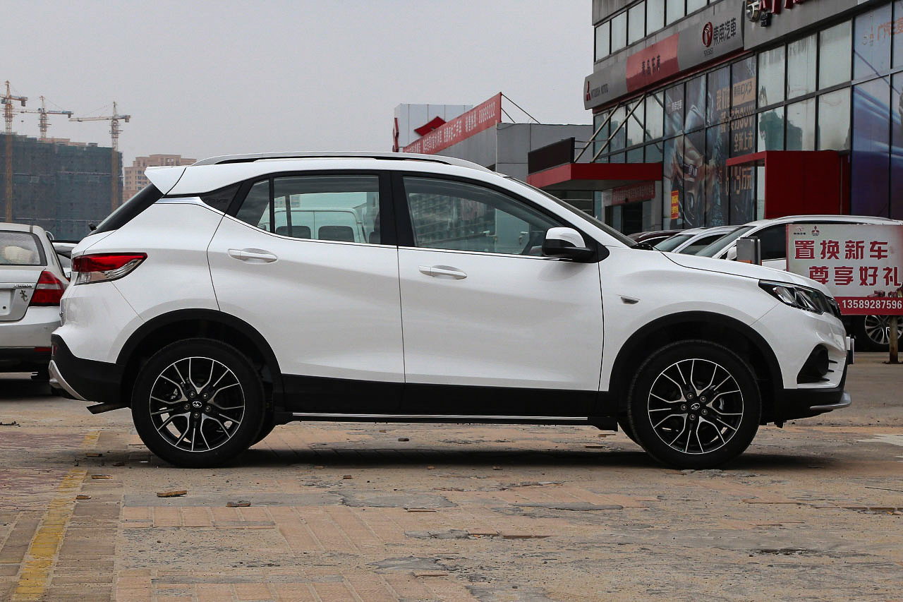 2018款东南DX3 SRG 1.5T手动尊贵型