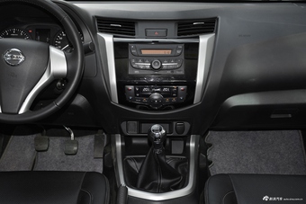 2017款纳瓦拉2.5L手动两驱旗舰版QR25