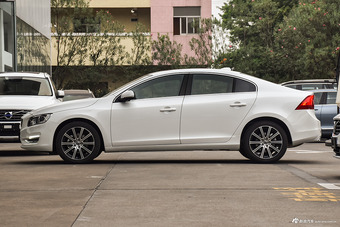 2018款沃尔沃S60L 2.0T自动T5智驭版 