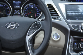 2016款朗动 1.6L自动尊贵型