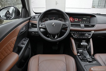 2016款宝沃BX7 2.0T自动 6座四驱旗舰型