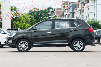 2015款 宝骏560 1.8L手动精英型