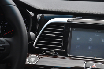 2017款起亚K4 1.8L自动DLX Special