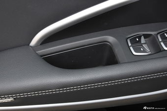 2017款全新胜达2.0L自动两驱智能型7座