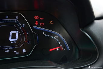 2016款锐3 1.6L CVT尊享型天窗版