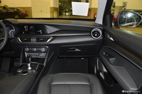 2017款Stelvio 2.0T 200HP自动豪华版
