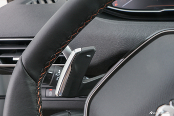 2017款标致5008 1.6T自动350THP精英版5座