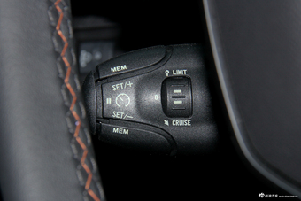 2017款标致5008 1.6T自动350THP精英版7座