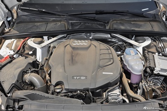 2017款奥迪A4L Plus 2.0T自动40TFSI风尚型