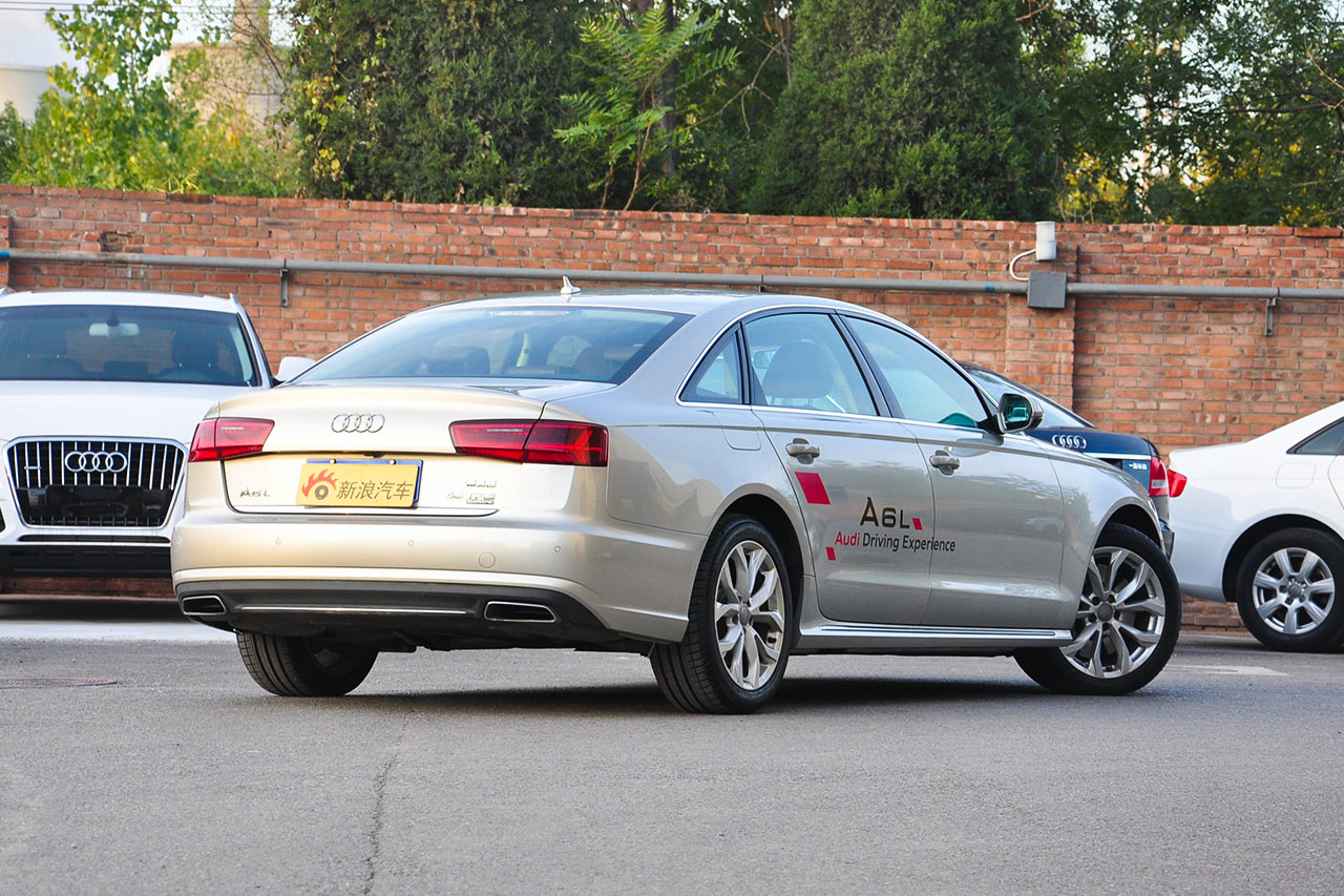 2017款奥迪A6L 3.0T自动45TFSI quattro运动型