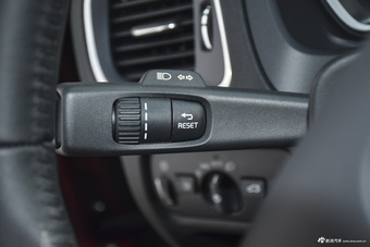 2017款沃尔沃V40 1.5T自动T3 智雅版