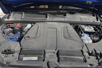 2018款奥迪Q7 2.0T自动40TFSI S line运动型