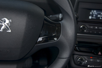 2016款标致308 1.6L自动时尚版