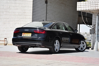 2018款奥迪A6L 2.0T自动30周年年型 35 TFSI 时尚型