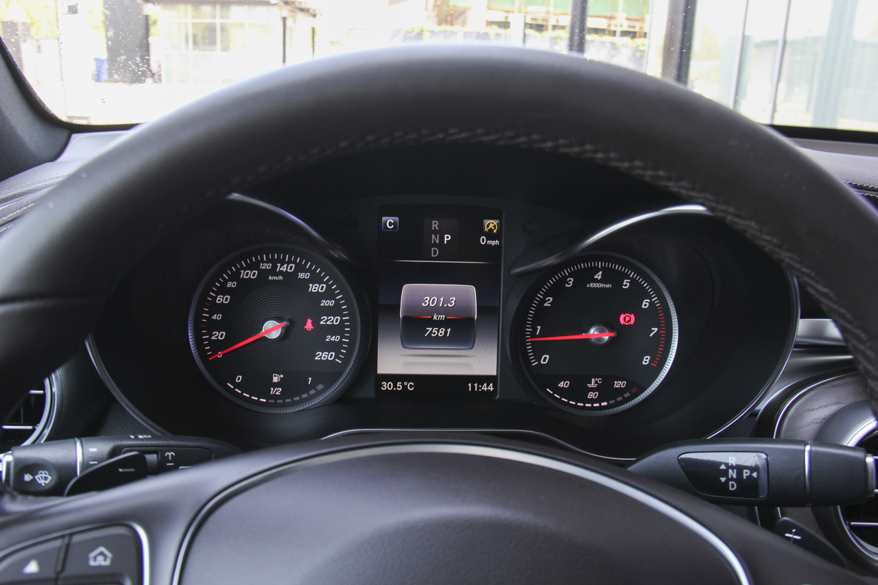 2018款奔驰GLC改款2.0T自动300 4MATIC动感型