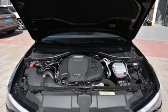 2018款奥迪A6L 2.0T自动30周年年型 35 TFSI 时尚型图片