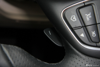 2017款改款奔驰C级C200L 2.0T自动运动版