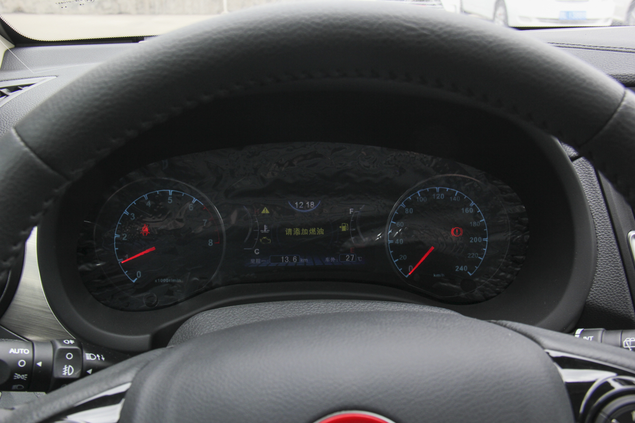 2018款比亚迪宋1.5TID手动智联尊享型