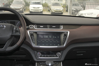 2015款陆风X7 2.0T自动全景旗舰版