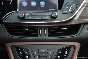 2017款昂科威2.0T自动四驱豪华型28T 雪域白