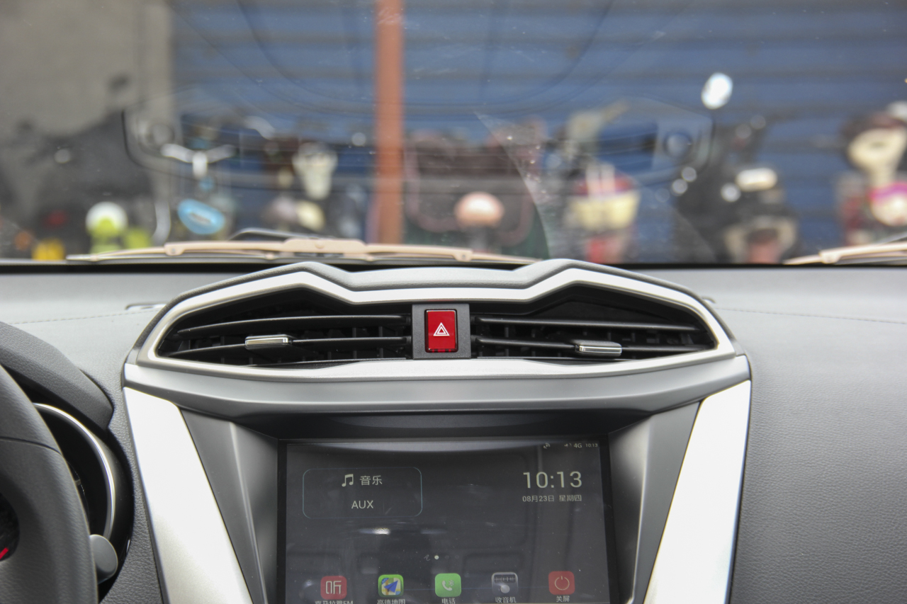 2018款比亚迪元EV360 智联炫酷型