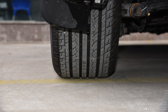 2015款力帆820 2.4L自动旗舰型