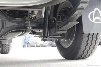 2016款神骐F30 1.5L手动舒适版长轴