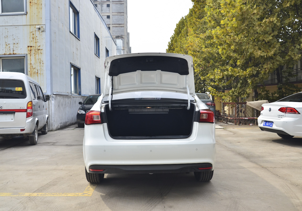 2017款荣威360 1.5L自动智屏版