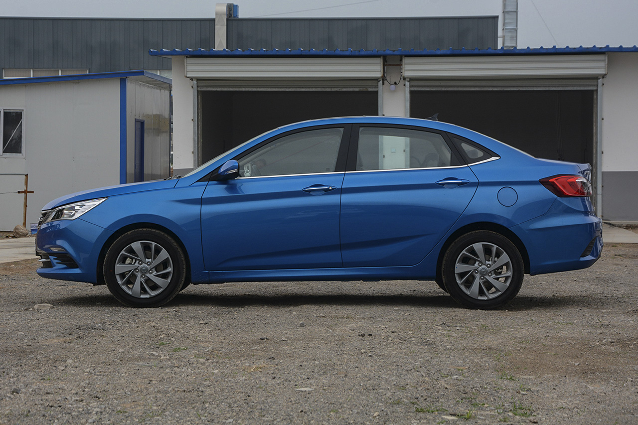  2018款逸动DT 1.6L手动智享型