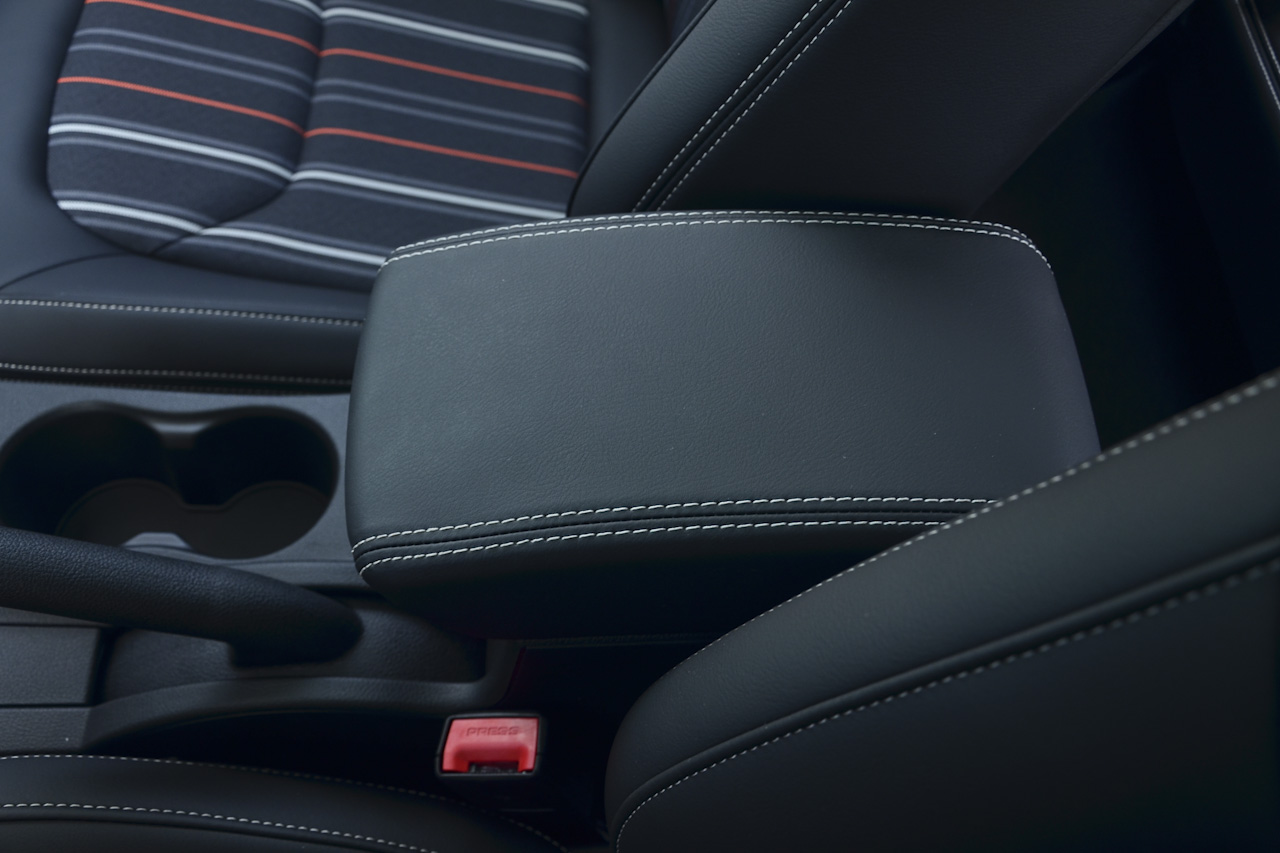 2017款奔腾X40 1.6L手动豪华型