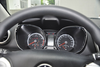 2015款启辰T70 2.0L自动睿行版