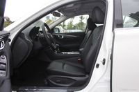 2016款英菲尼迪Q50L 2.0T自动舒适版