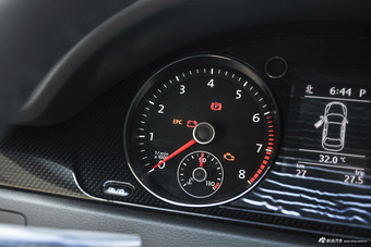 2016款迈腾1.8T自动TSI智享豪华型 幻影黑