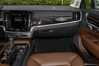 2017款沃尔沃S90 2.0T自动T4智远版