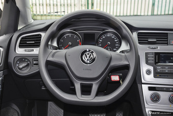 2016款高尔夫1.6L自动时尚型